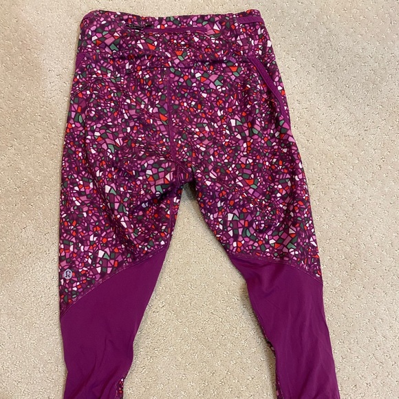 Size 2 Lululemon Leggings - Picture 2 of 2